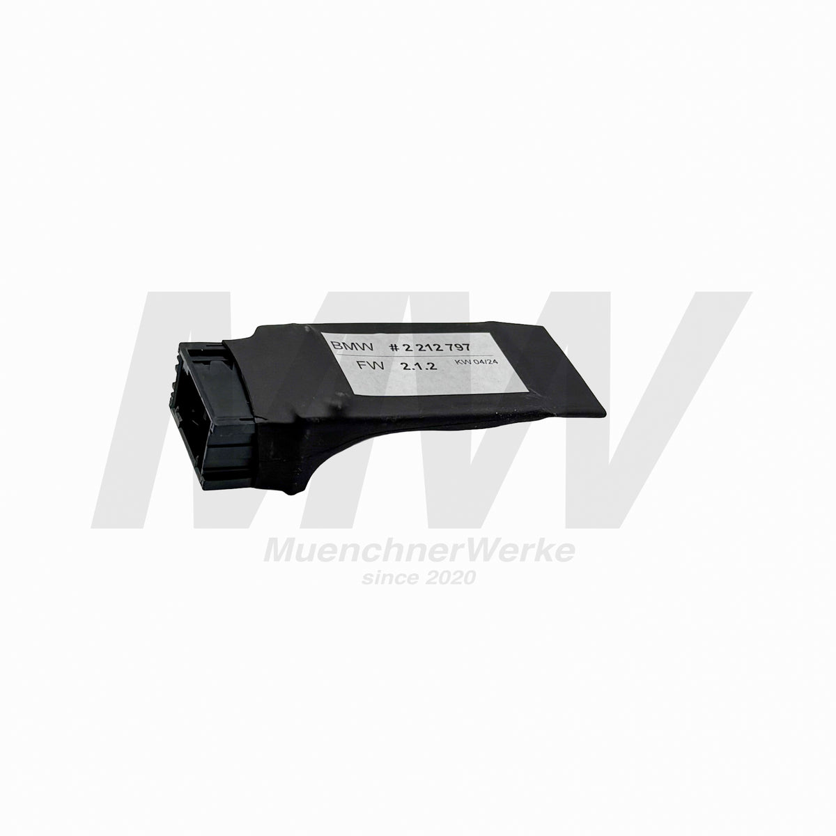 MuenchnerWerke genuine BMW Race Display electronic control module for M Performance steering wheels V1 and V2, compatible with BMW E81, E82, E87, E88, E90, E91, E92 and E93, providing plug-and-play Race Display operation.