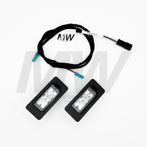 MuenchnerWerke Komplettset mit MW Adapterkabel und zwei originalen BMW LED-Kennzeichenleuchten, passend für BMW E46 M3 und M3 CSL mit CSL-Heckklappenumbau. Plug-and-Play-Nachrüstung der LED-Kennzeichenbeleuchtung, Referenznummer 61127833548.