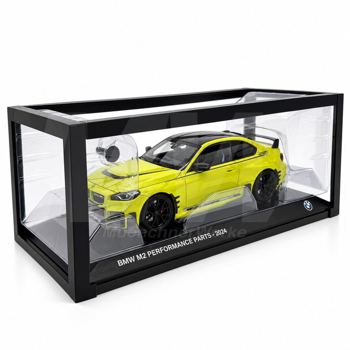Original BMW M2 G87 Performance Parts Modellauto in Gelb im Maßstab 1:18. Hochwertiges BMW M Sammlermodell mit der Originalteilenummer 80435B6CBE9.